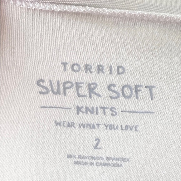 Torrid, Plus Size 2 Long Sleeve White Super Soft Pull Over Scoop Neck Top EUC - Picture 7 of 8